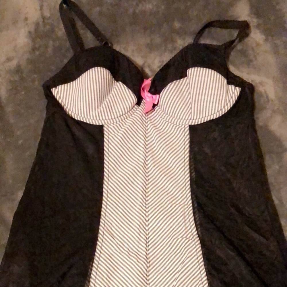 Victoria’s Secret chemise
